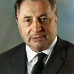 Александр Жаров